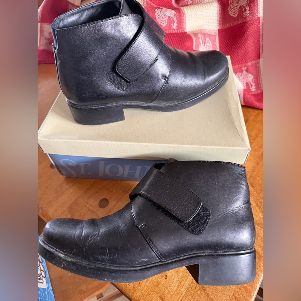 St. John’s Bay black ankle boots size 7.5 M